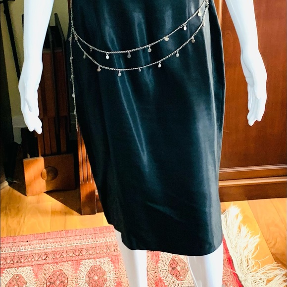 Black shiny linen midi prom party dress sleeveless silver metal chain belt US 10 - Picture 4 of 16